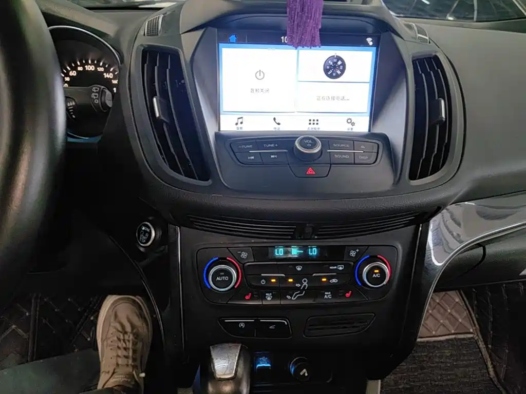 Ford Kuga — миниатюра 13