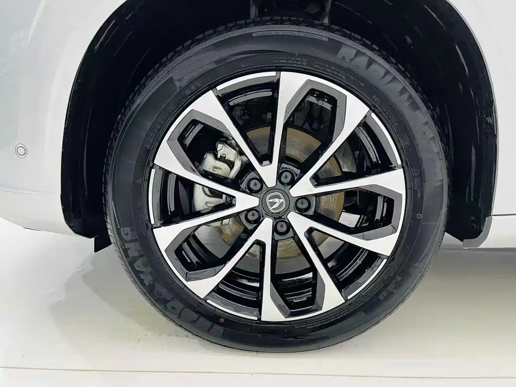 Changan UNI-Z New Energy — миниатюра 11