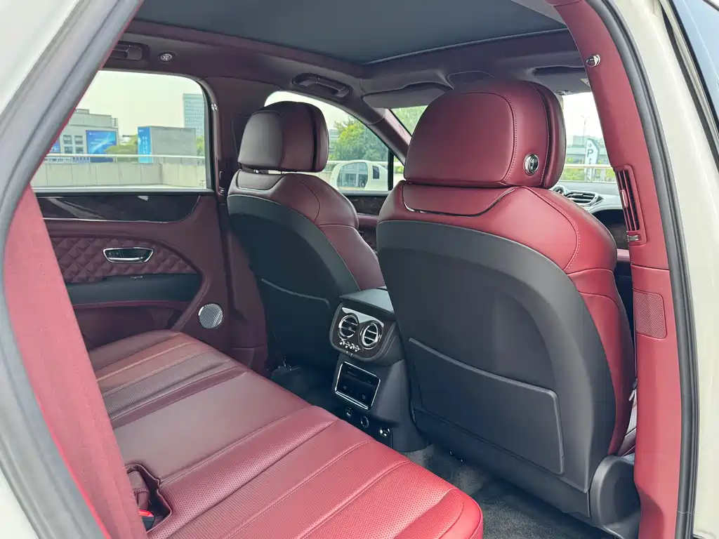 BENTLEY TIMYUE PLUG IN HYBRID