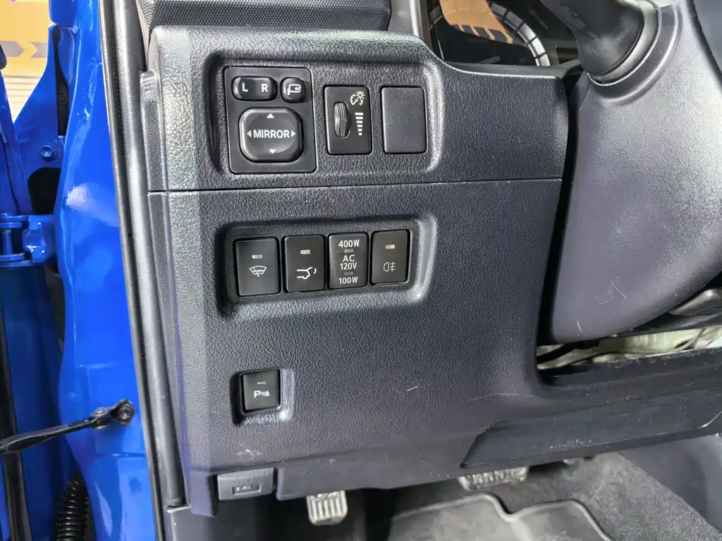Toyota 4Runner — миниатюра 9