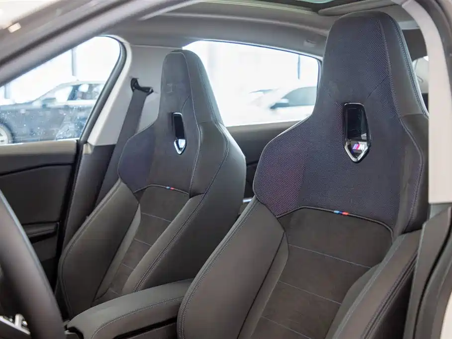 BMW 2 Series — миниатюра 11