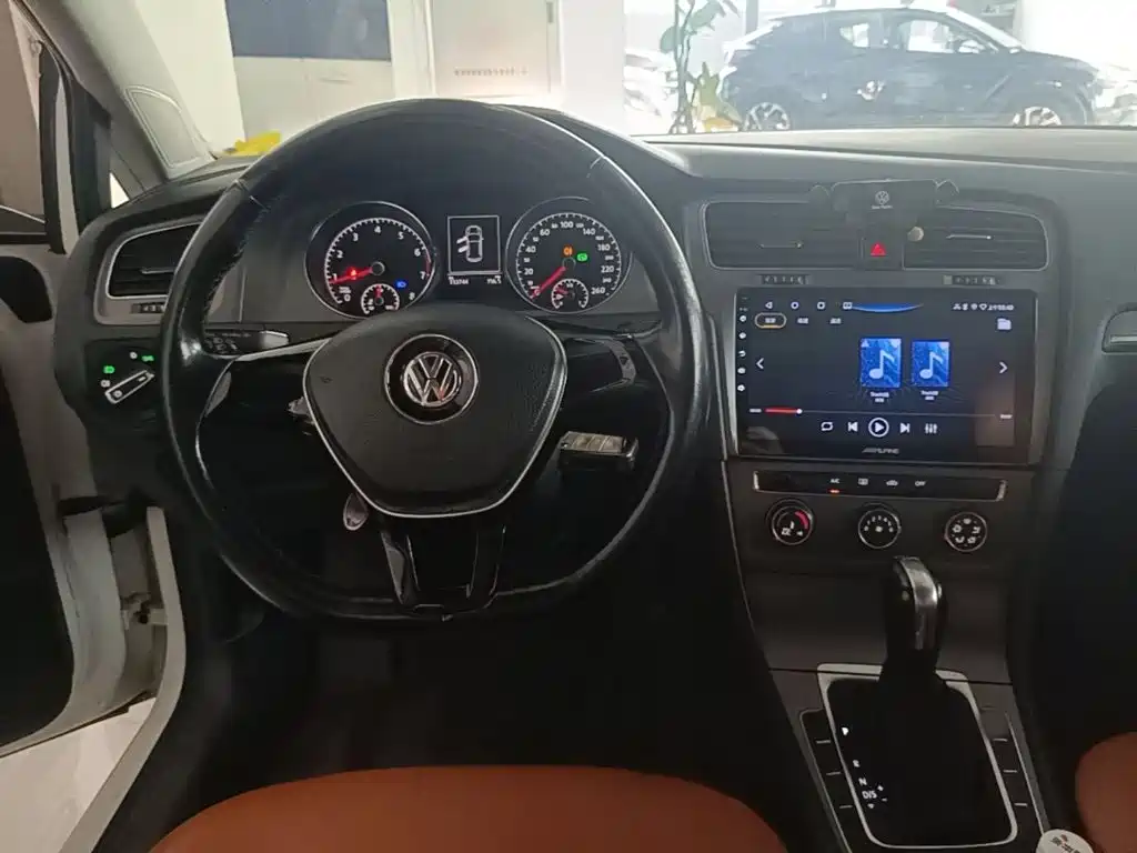 Volkswagen Golf — миниатюра 10