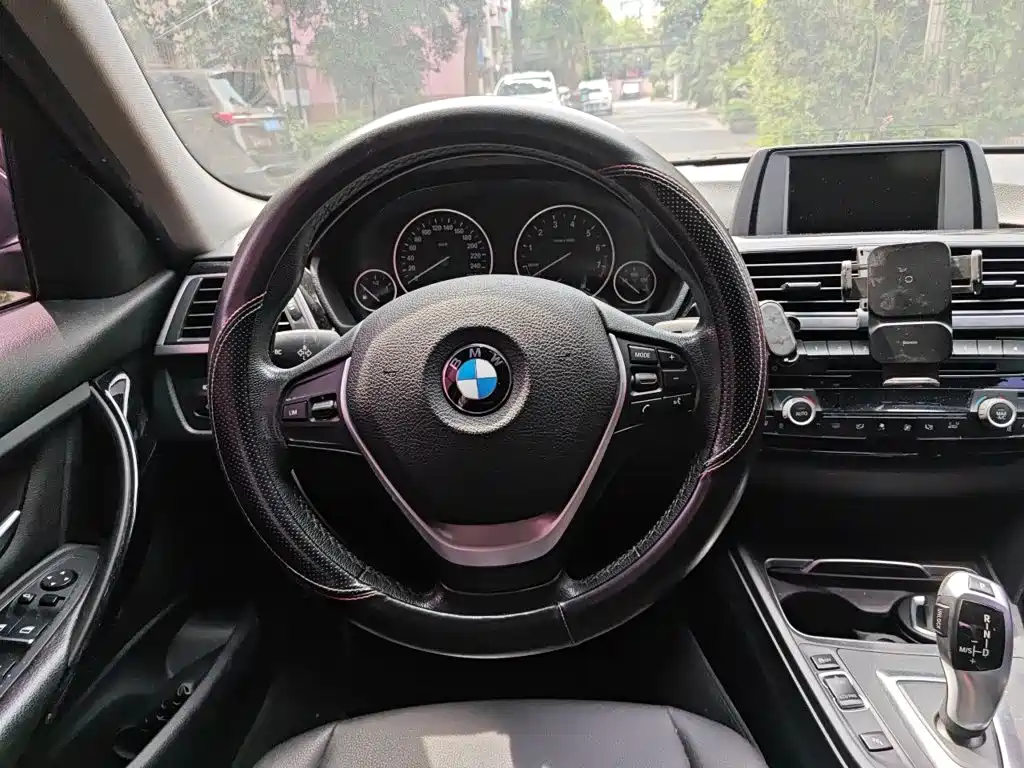BMW 3 Series — миниатюра 7