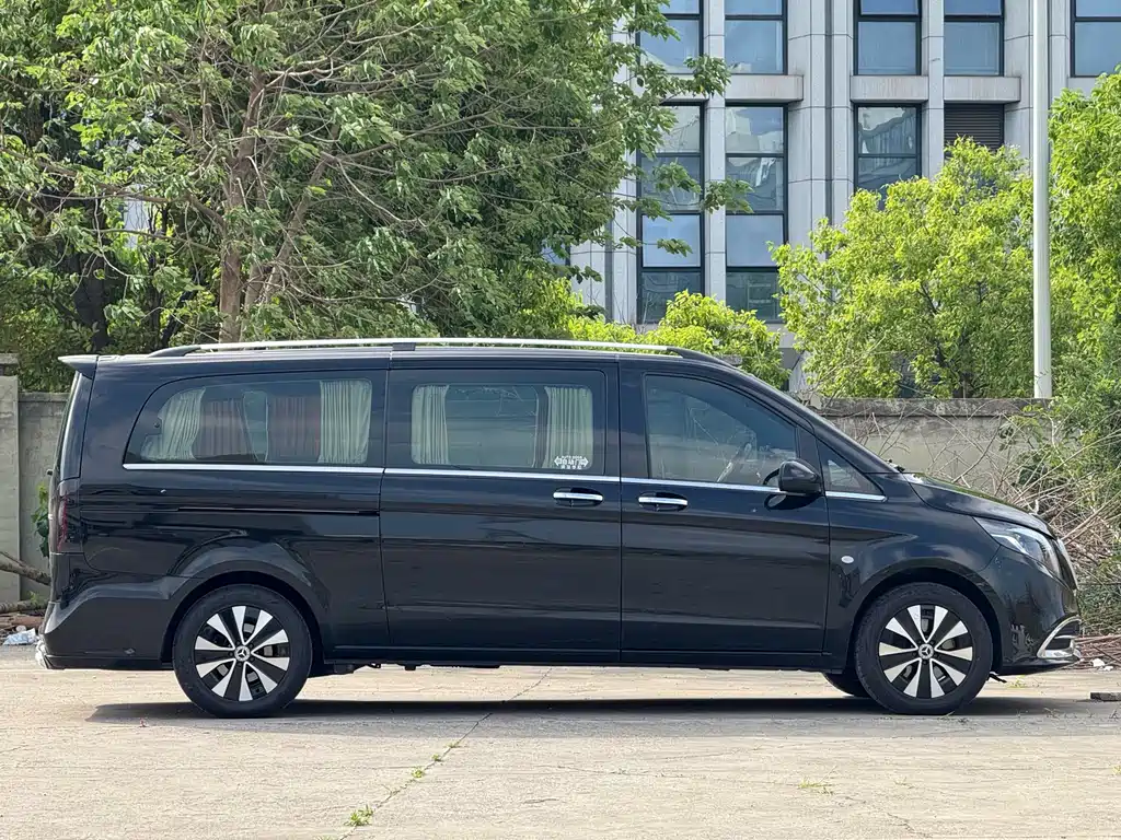 Mercedes-Benz Vito 2021 2.0T Elite 7 мест
