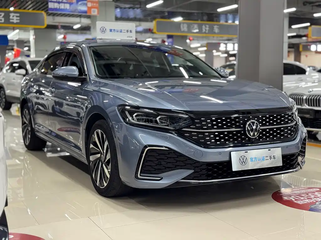 Volkswagen Passat 2022 330TSI Luxury