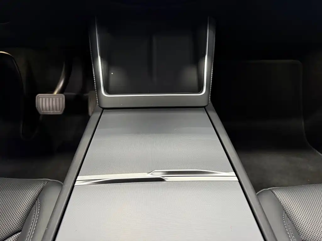 Tesla Model Y — фотографии объявления, Фото 15