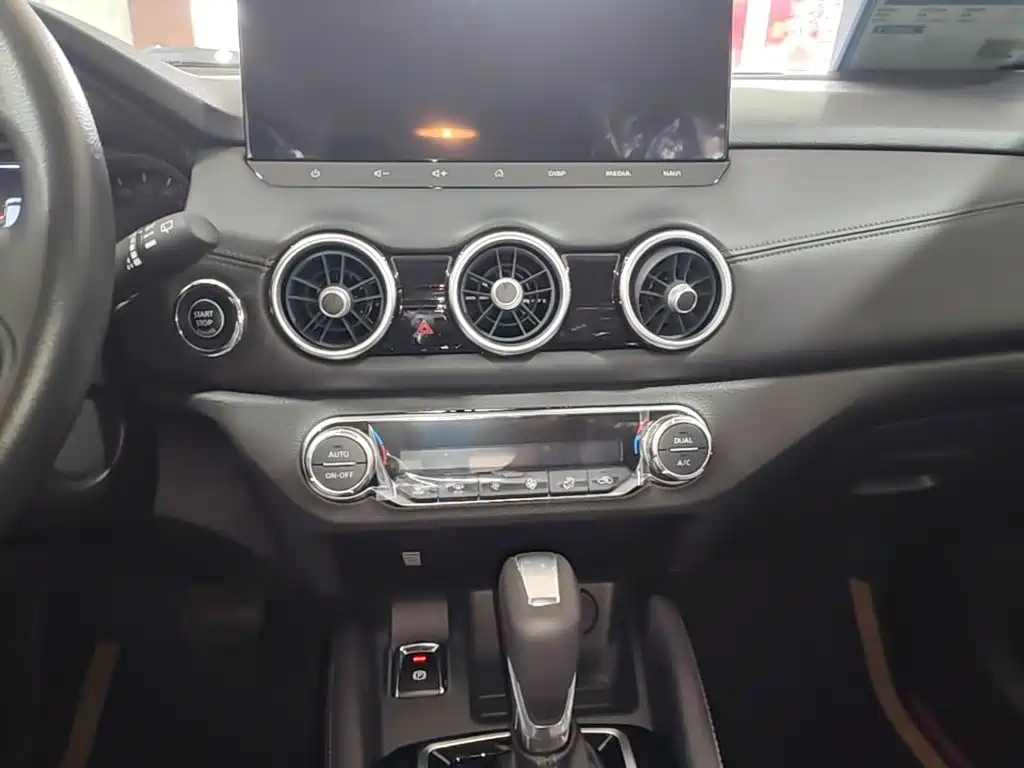 Nissan Qashqai — миниатюра 13