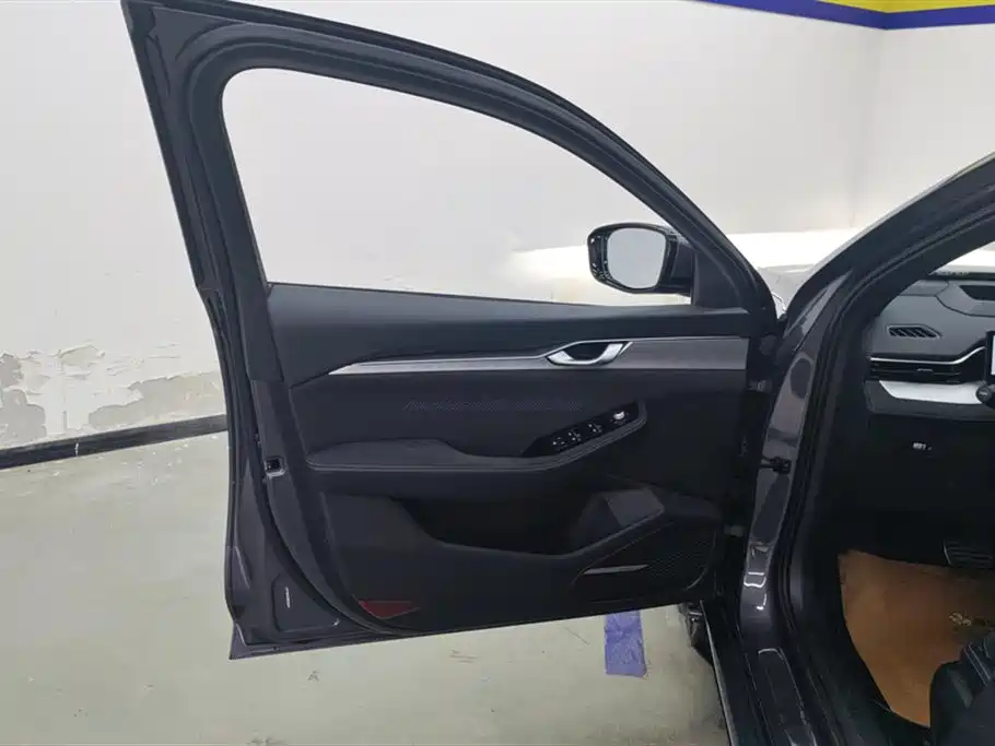 GEELY AUTOMOBILE XINGRUI