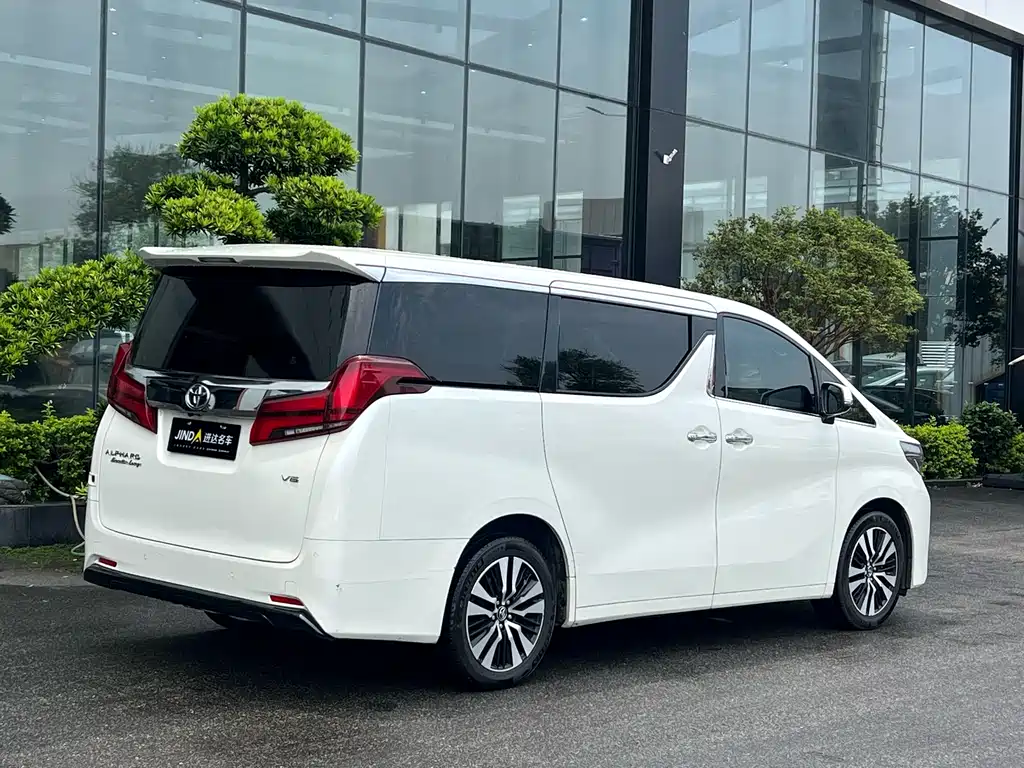 Toyota Alphard 2018 3.5L Luxury