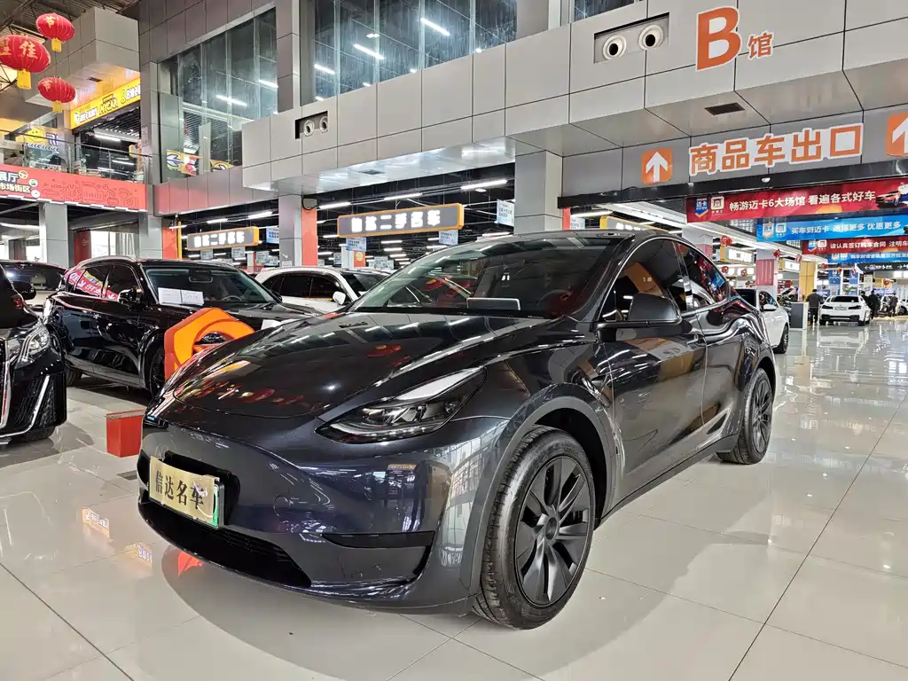 TESLA MODEL Y