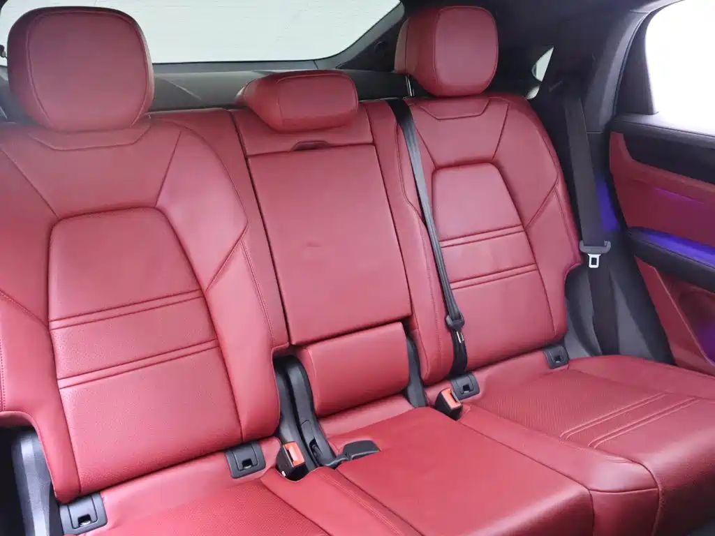 Porsche Cayenne — миниатюра 23