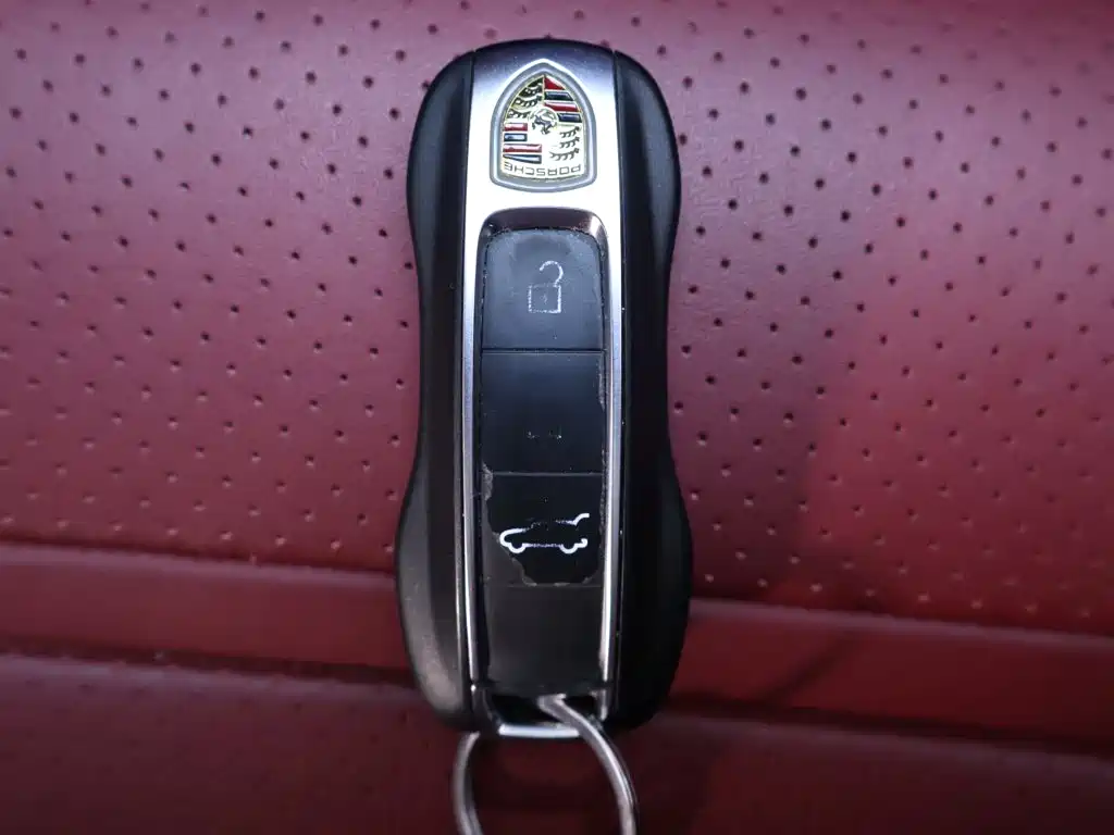 Porsche Cayenne — миниатюра 25