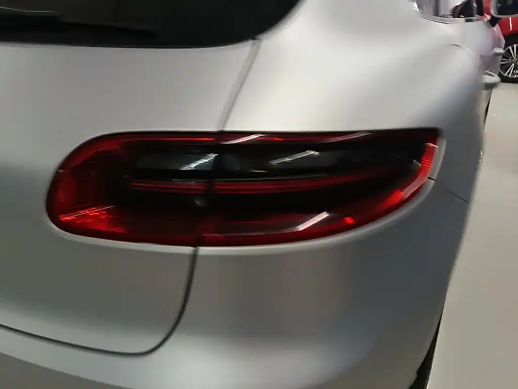 Porsche Macan — миниатюра 8
