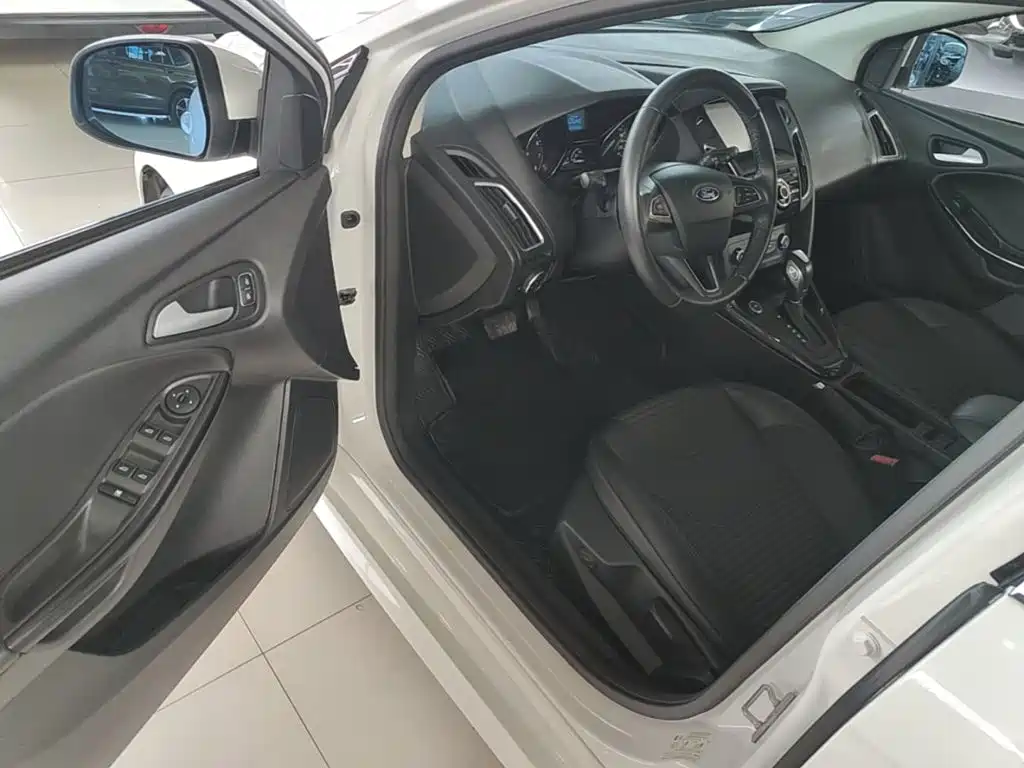 Ford Focus — миниатюра 16
