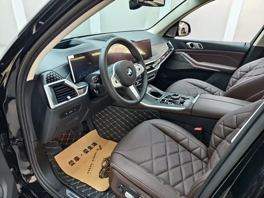 BMW X5 2025 xDrive 30Li Premium M Sport