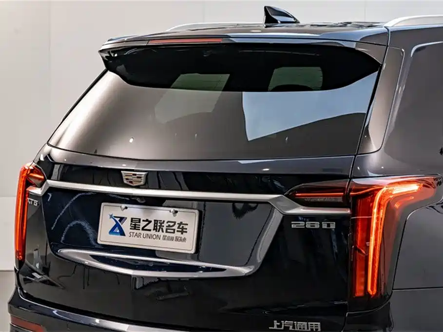 CADILLAC XT6