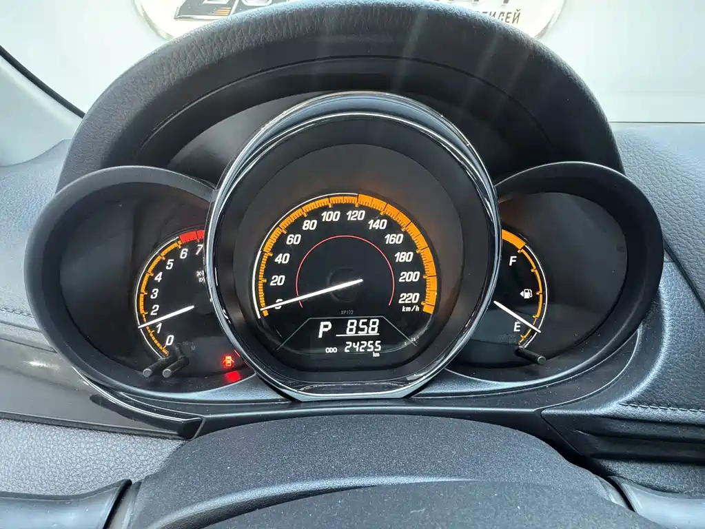 Toyota Yaris L — миниатюра 24