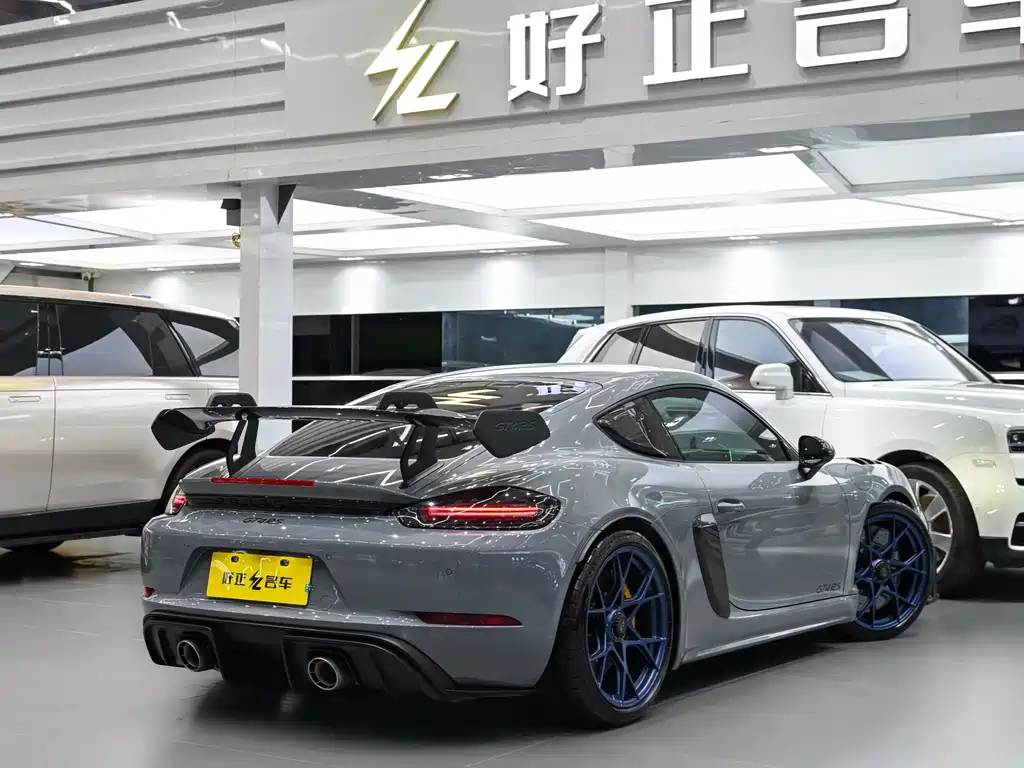PORSCHE 718