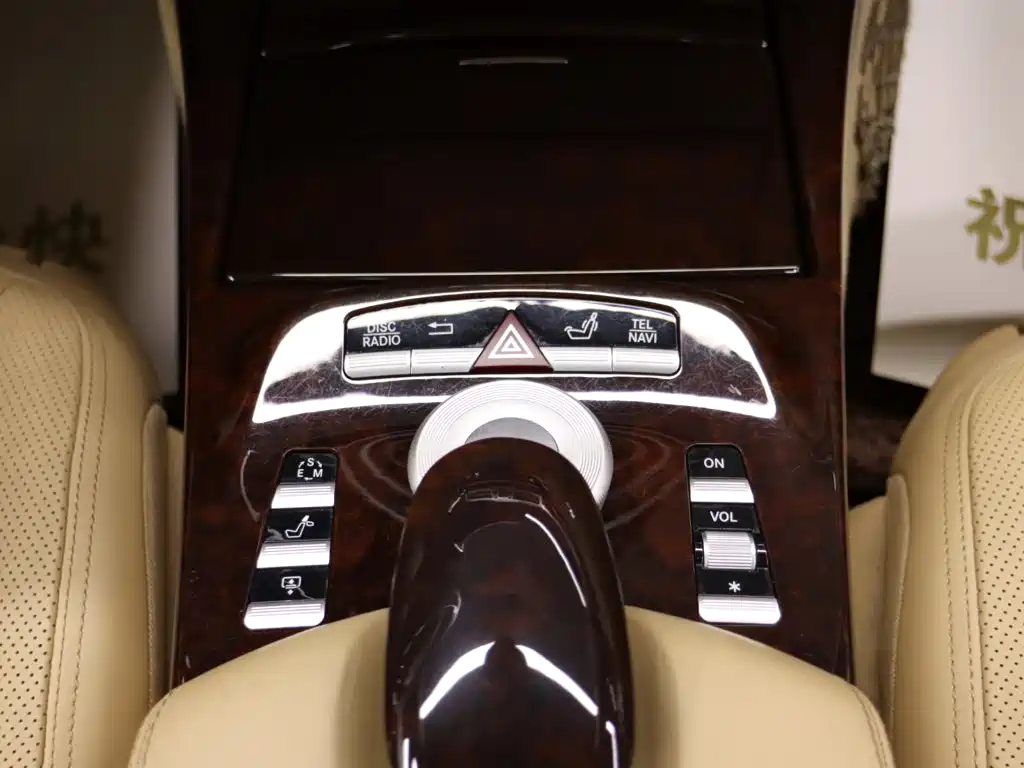 Mercedes-Benz S-Class — миниатюра 17