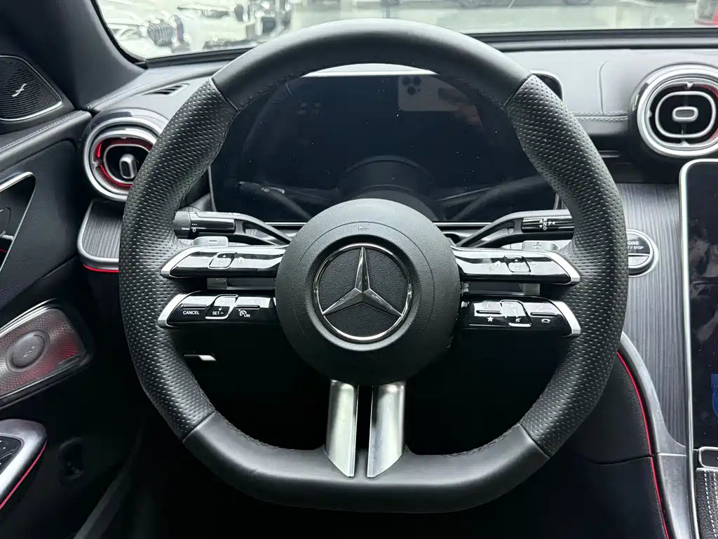 Mercedes-Benz C-Class — миниатюра 11
