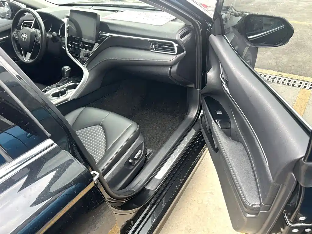 Toyota Camry — миниатюра 6