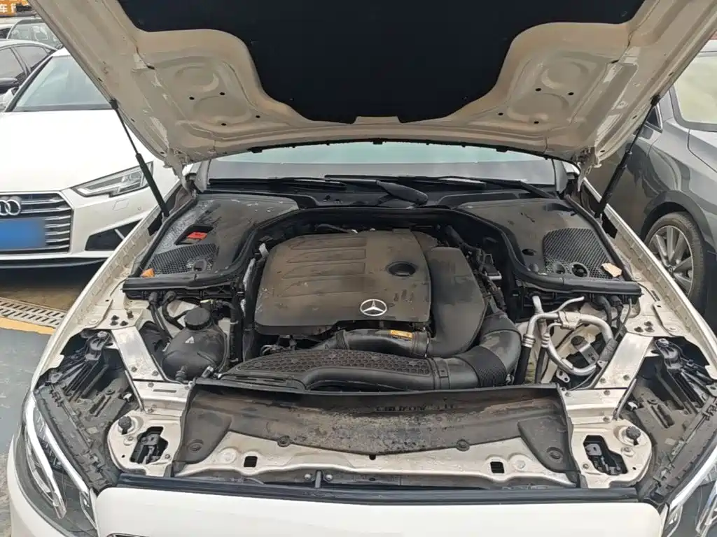 Mercedes-Benz E-Class — миниатюра 20