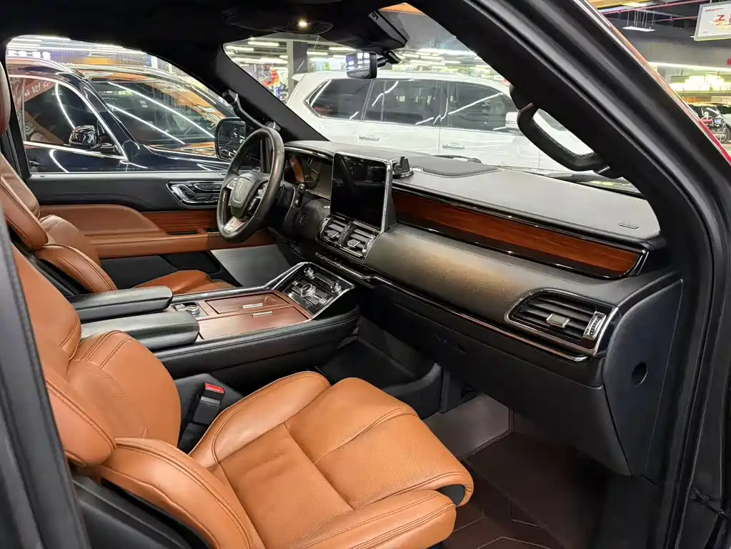 Lincoln Navigator — миниатюра 4