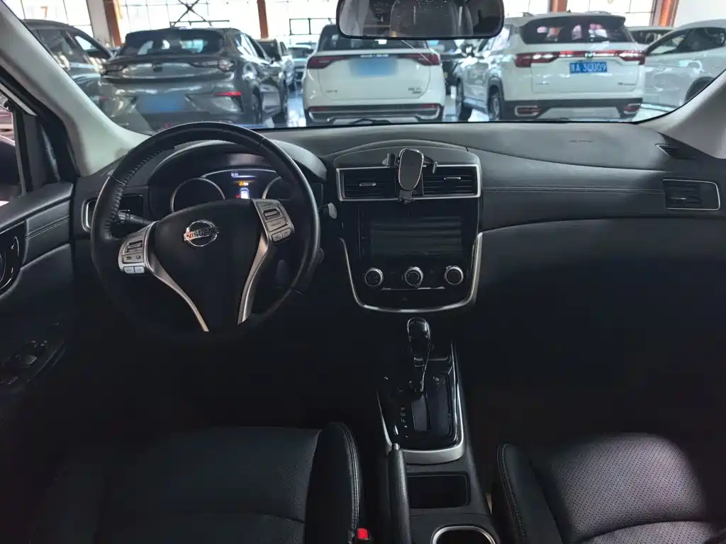 Nissan Tiida — миниатюра 22