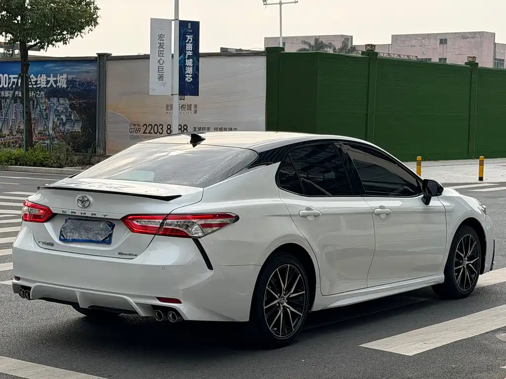 TOYOTA CAMRY