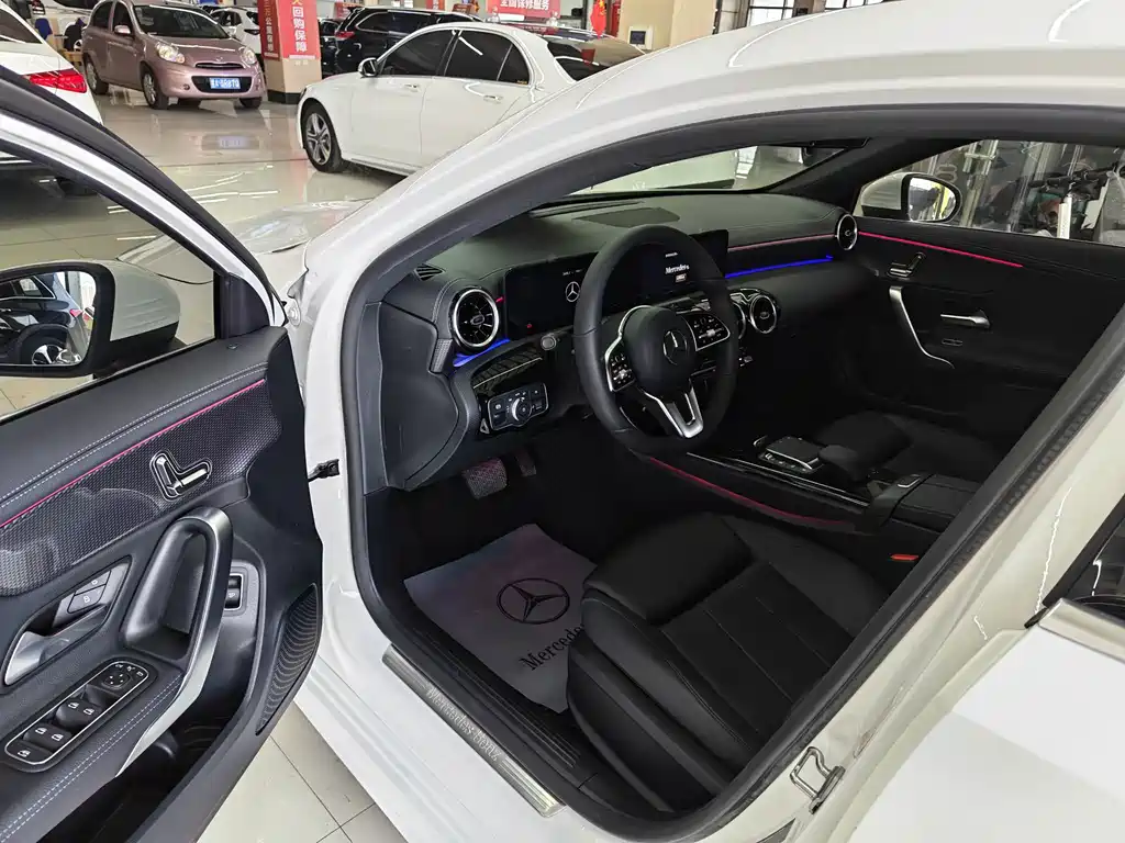 Mercedes-Benz A-Class — миниатюра 8