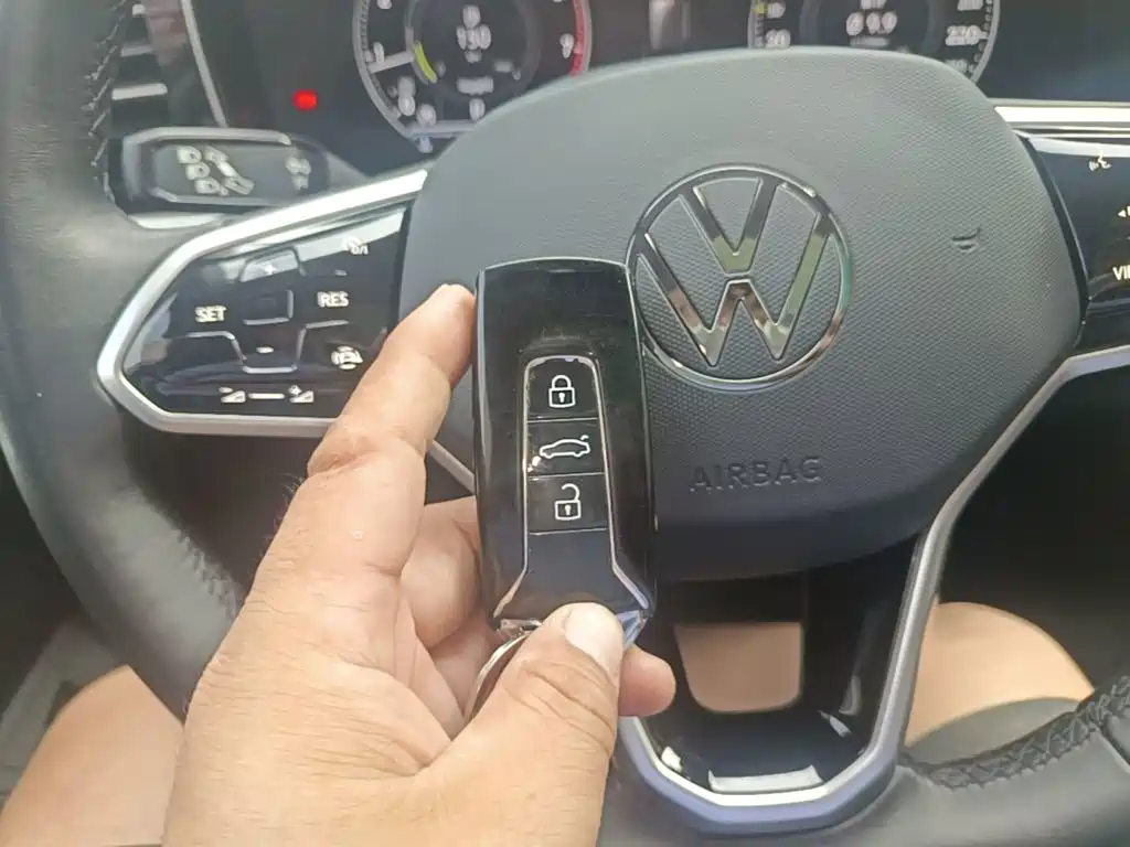 Volkswagen Touareg — миниатюра 9