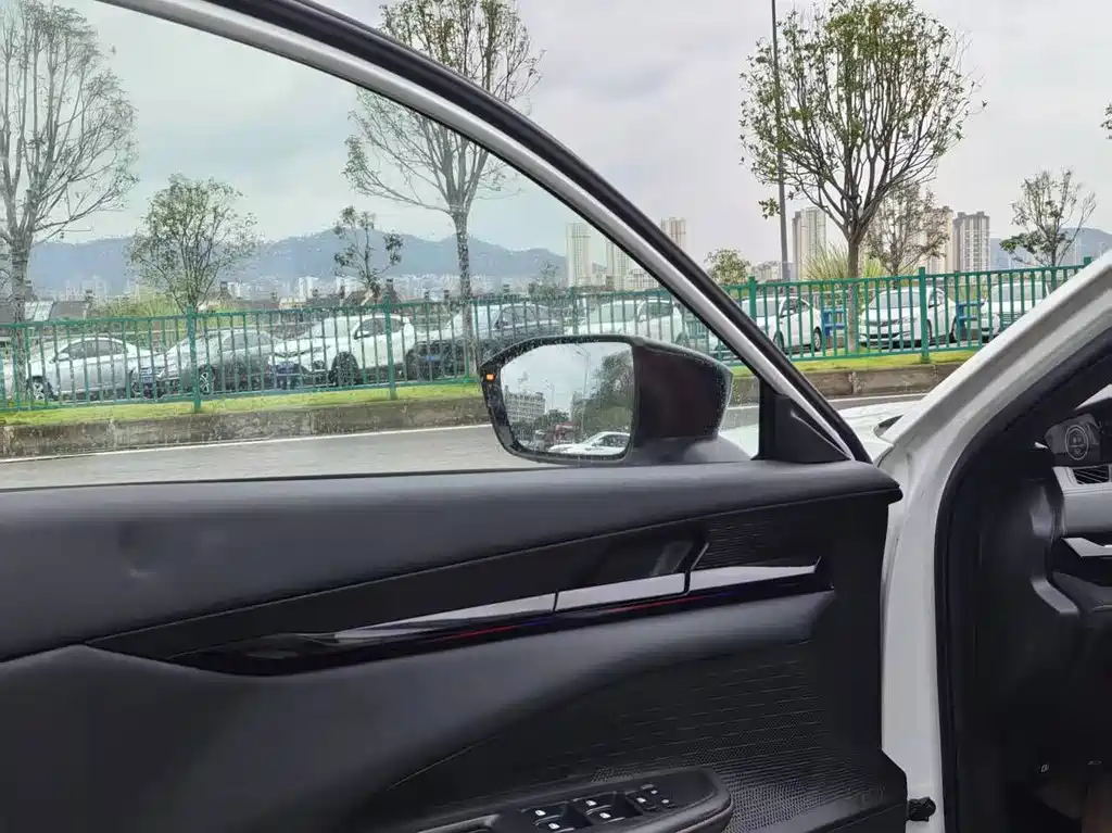 Changan UNI-V — миниатюра 9