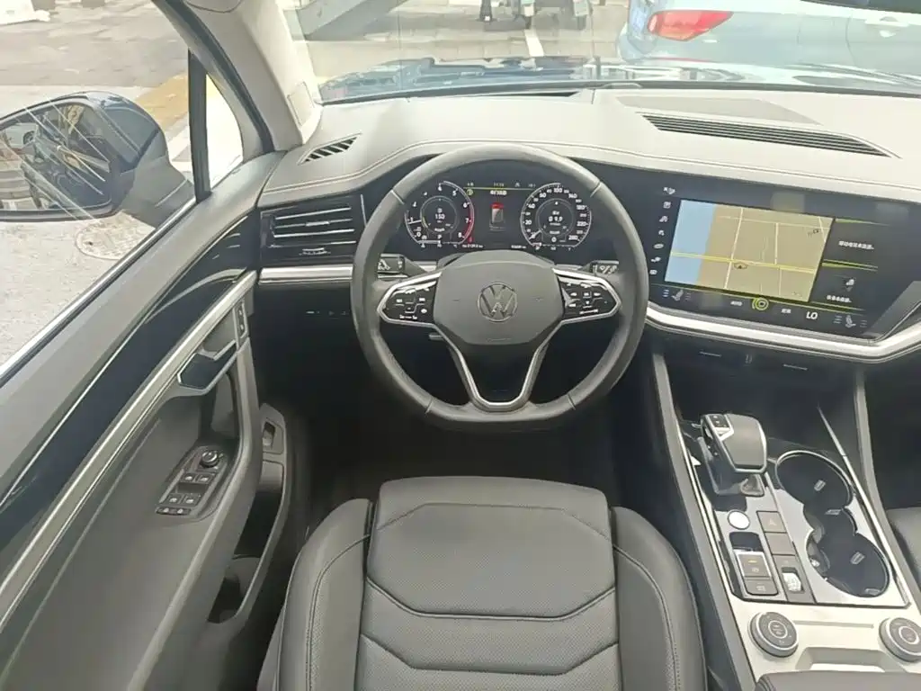 Volkswagen Touareg — миниатюра 11