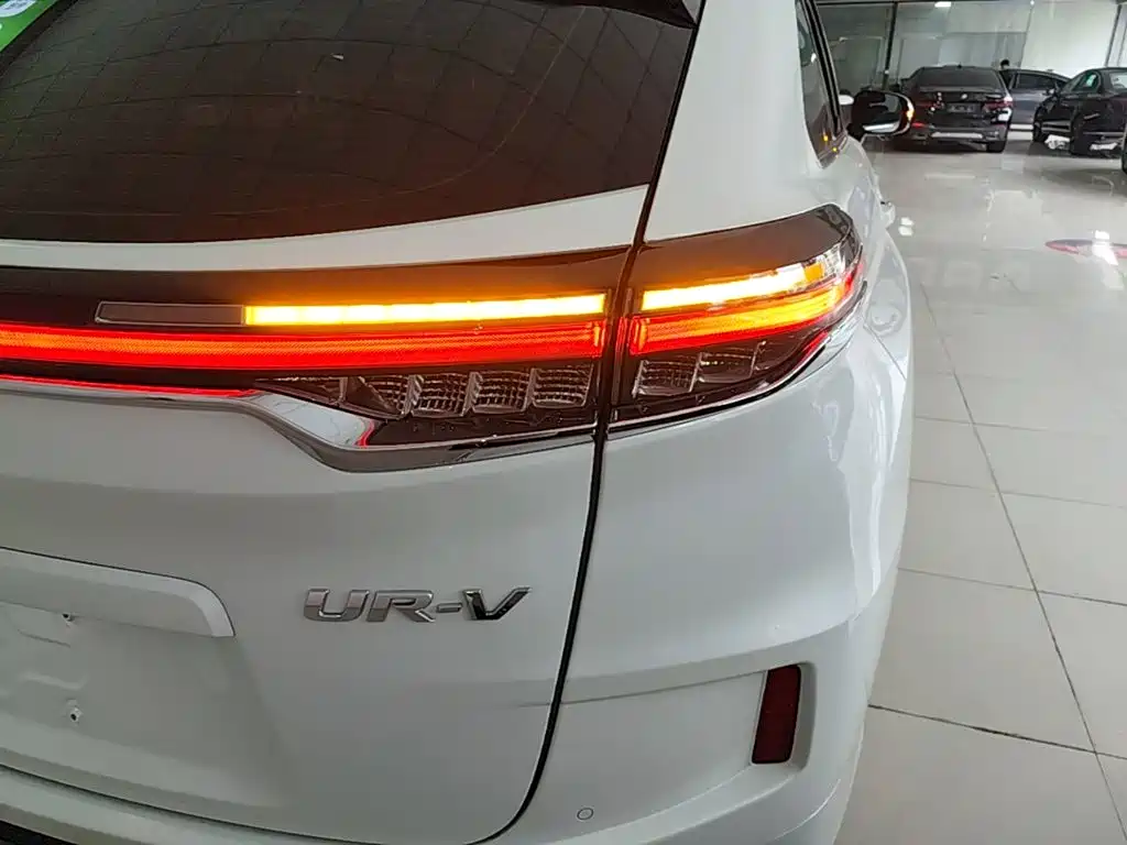 Honda UR-V — миниатюра 8
