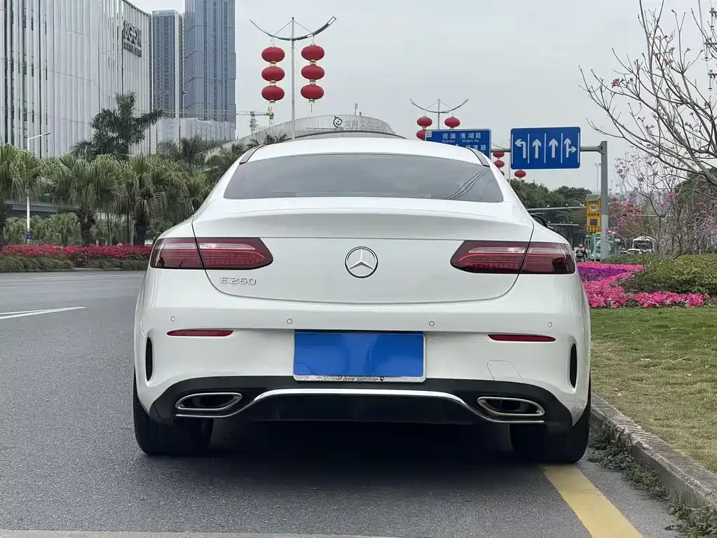 MERCEDES-BENZ E CLASS