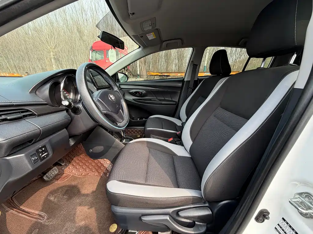 TOYOTA YARIS L ZHIXUAN