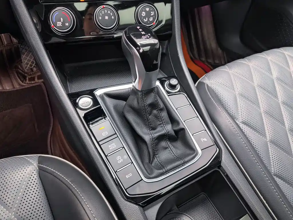 Volkswagen Sagitar — миниатюра 21