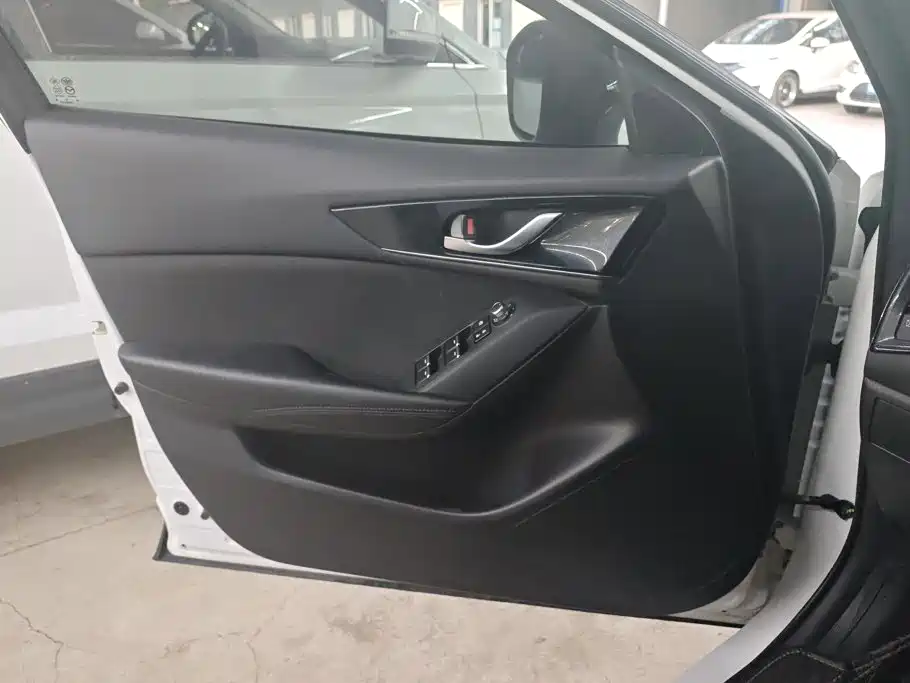 Mazda CX-4 — миниатюра 7