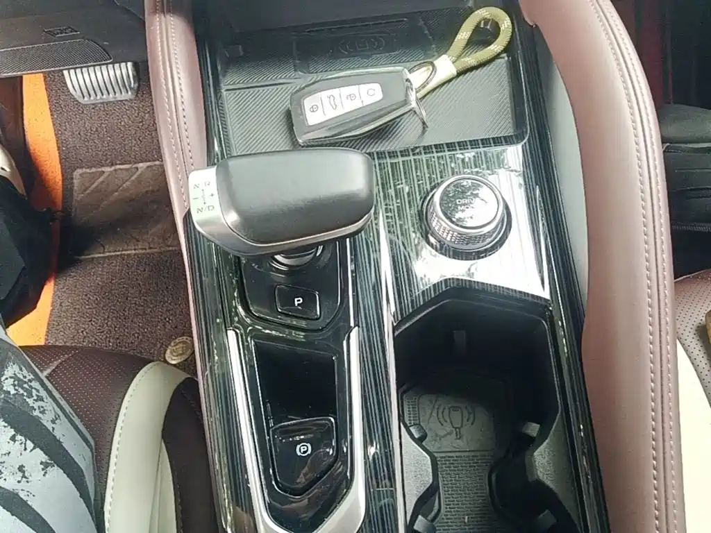 Geely Xingyue L — миниатюра 14
