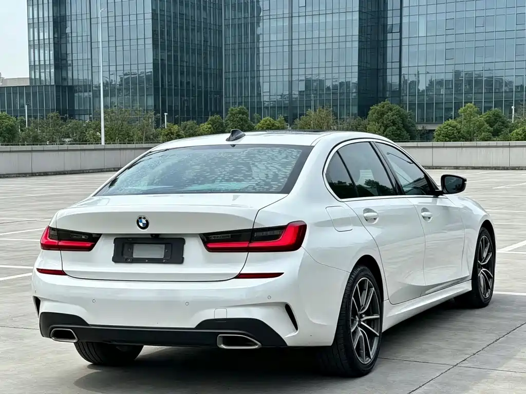 BMW 3 Series — миниатюра 12