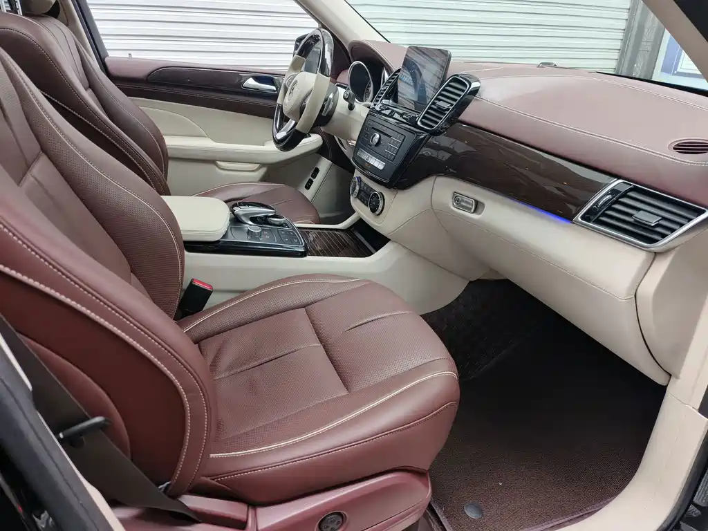 Mercedes-Benz GLS — миниатюра 10