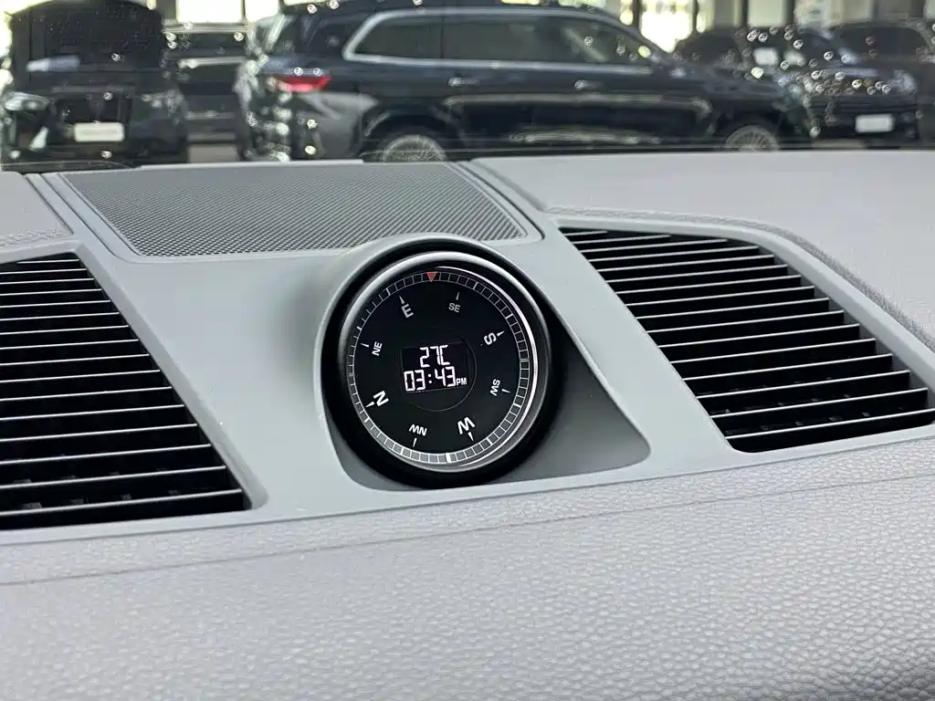 Porsche Cayenne — миниатюра 36