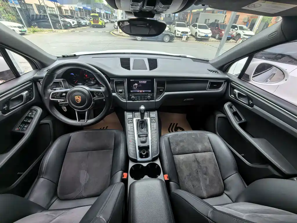 Porsche Macan — миниатюра 12
