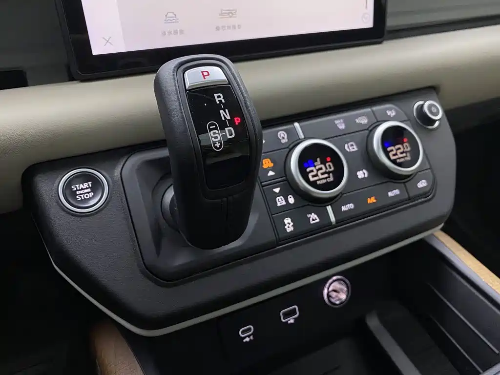 Land Rover Defender — миниатюра 18
