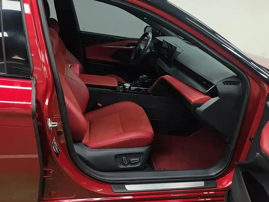 Toyota Camry 2024 2.0HXS Sport Plus