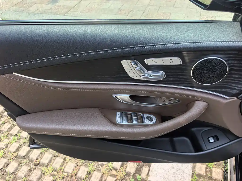 Mercedes-Benz E-Class — миниатюра 12