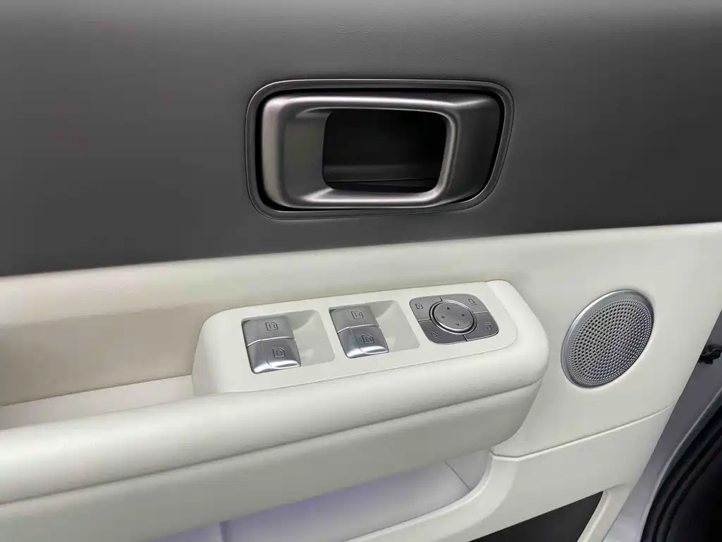Li Auto Li MEGA — миниатюра 37