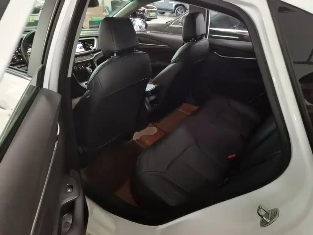 Buick Excelle — миниатюра 17