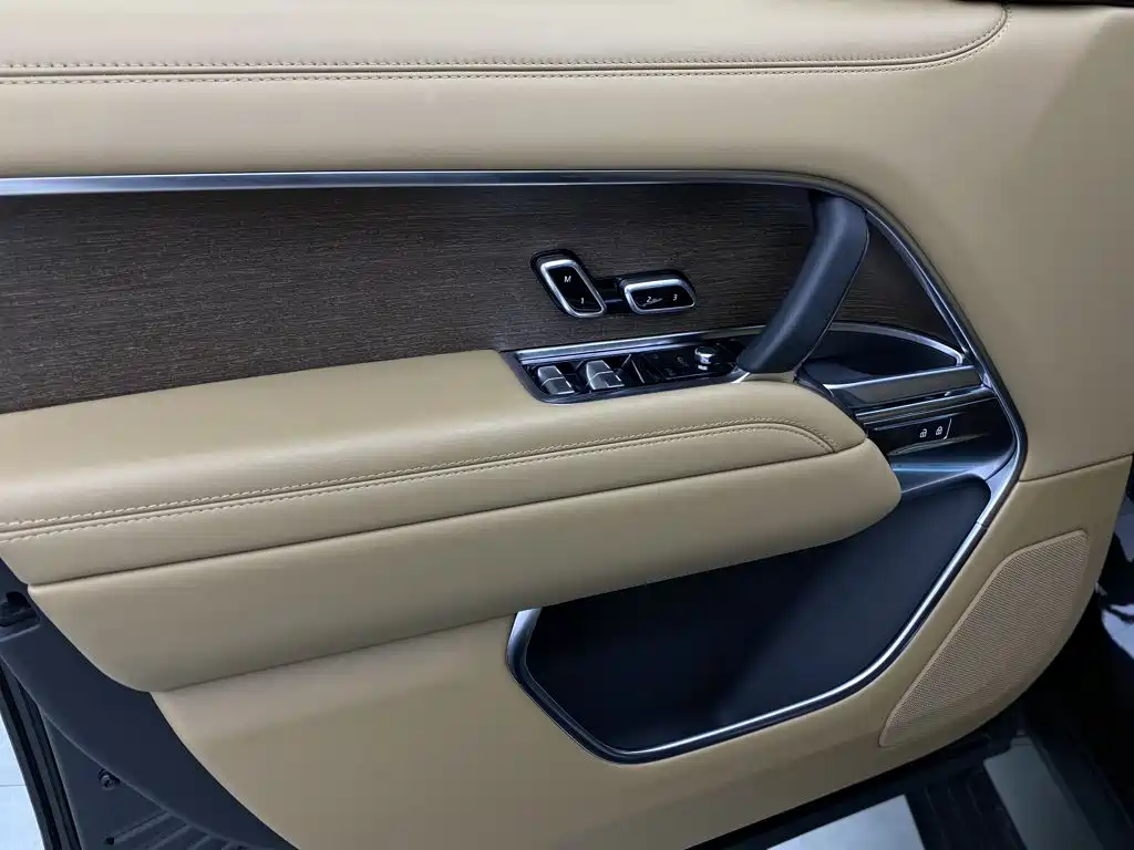 Land Rover Range Rover — миниатюра 20