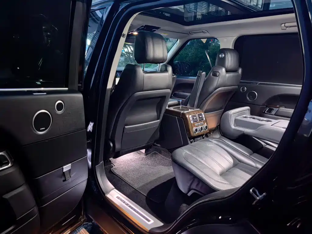 Land Rover Range Rover — миниатюра 3